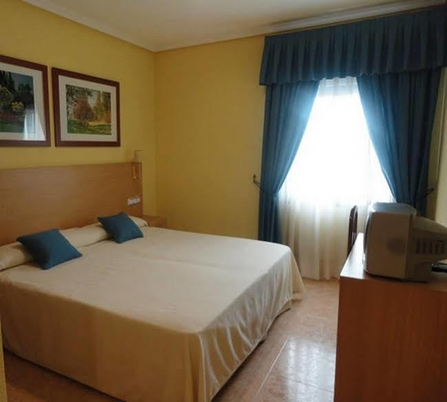 Hotel Mirador Velilla de San Antonio Eksteriør bilde
